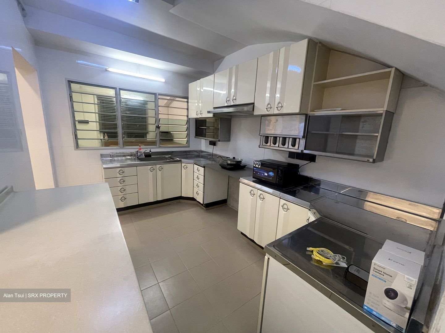 Sennett Estate (D13), Terrace #447972531
